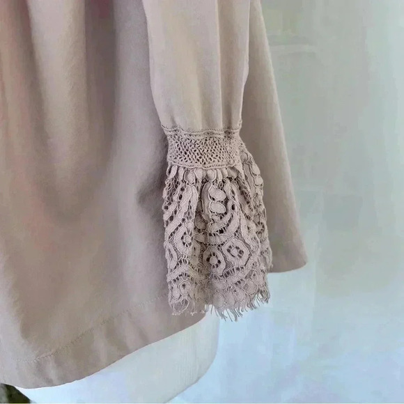 Free People Esme lavender button-up blouse. - Picture 6 of 13